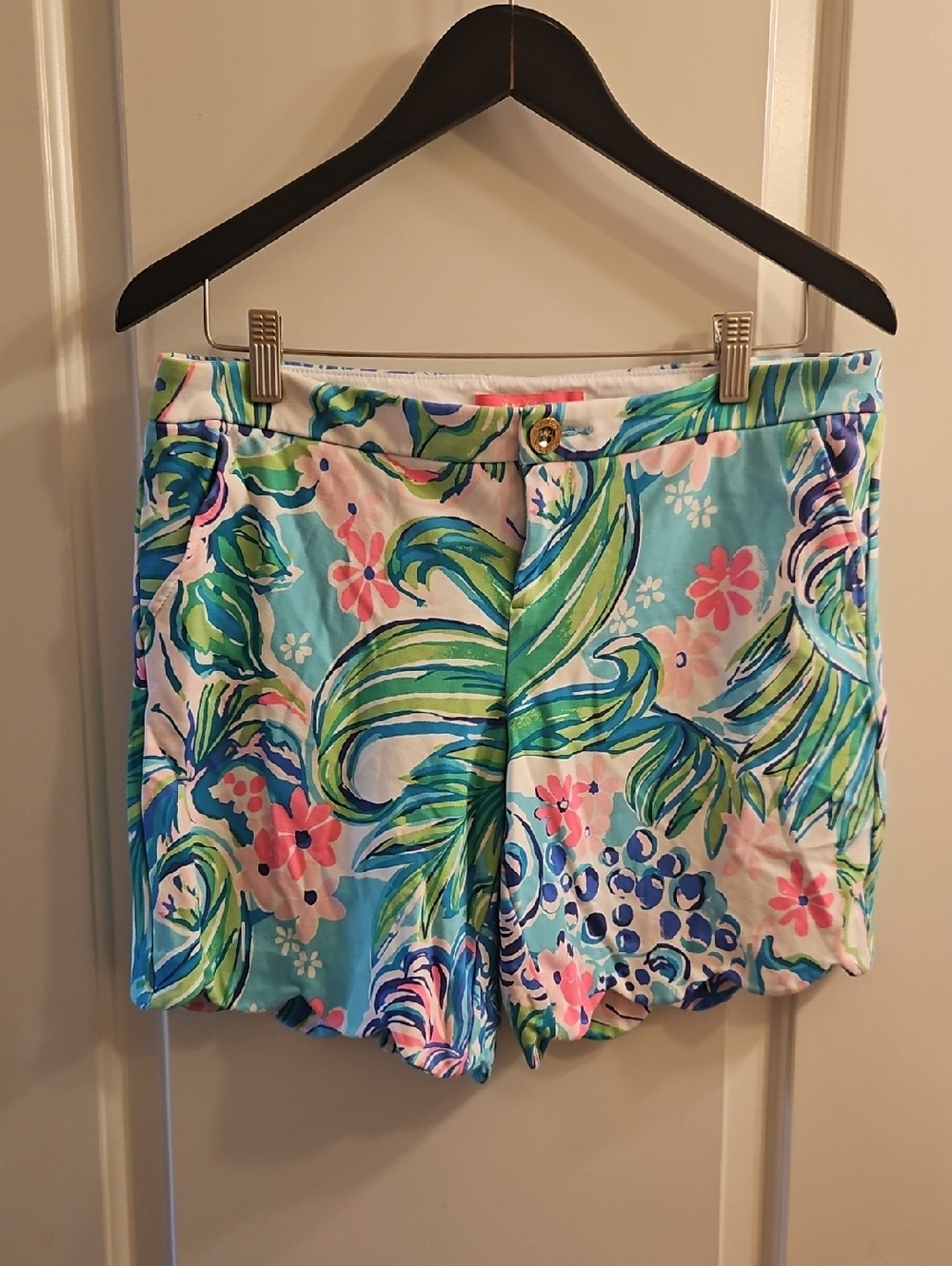 Lilly Pulitzer Turquoise Pink Green Floral Scallop Hem Shorts - Picture 2 of 11